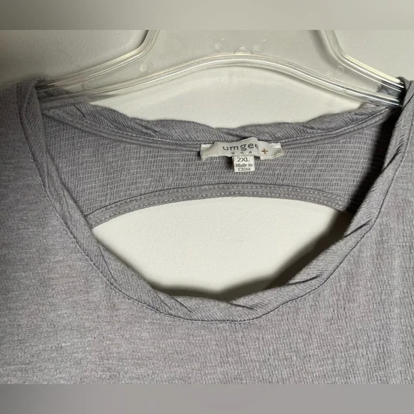 Umgee Women's Keyhole Tank - Picture 10 of 10